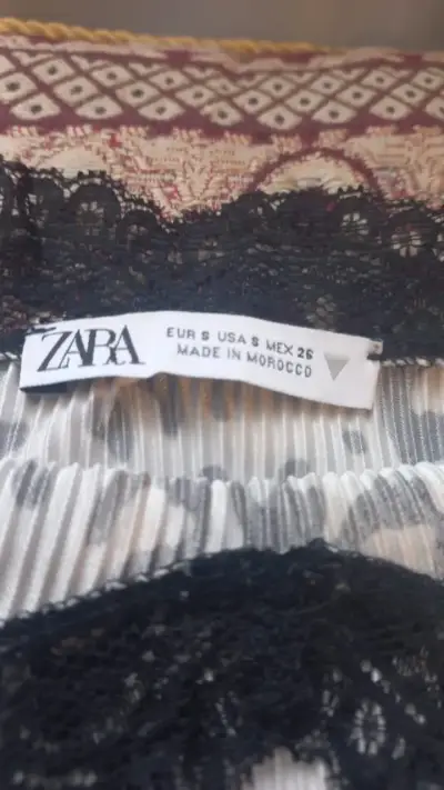 Top de tirantes animal print con encaje Zara - miniatura 2