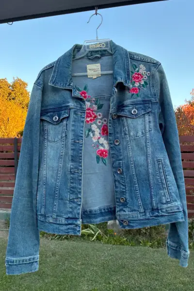 Chaqueta de mezclilla bordada Regatta para mujer - miniatura 1