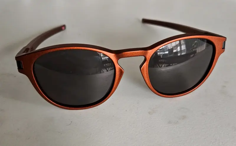 Gafas de Sol Oakley Latch Naranja con Estuche - 3
