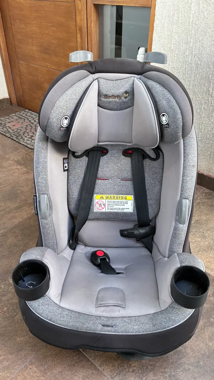 Silla de auto para bebé Safety 1st gris - 1