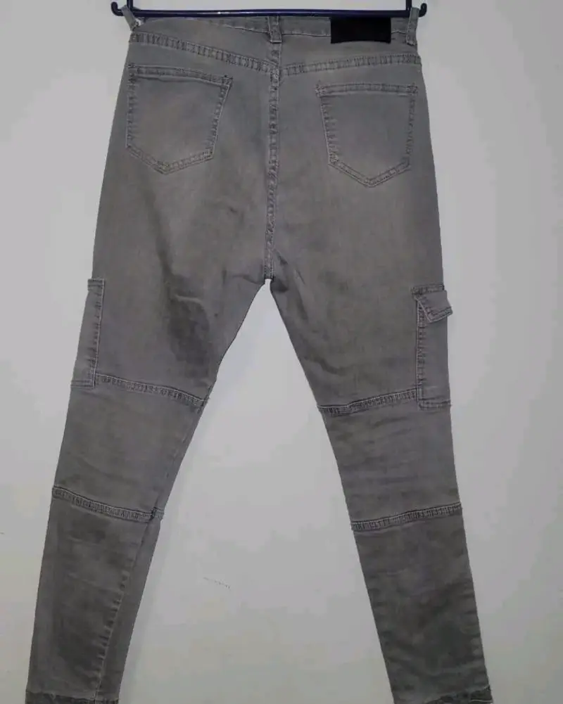 Pantalones cargo grises para mujer - 3