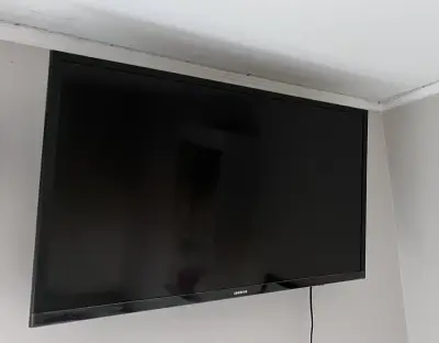 Televisor Samsung Smart TV 32” T4300 - miniatura 2