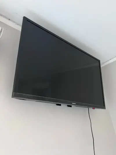 Televisor Samsung Smart TV 32” T4300 - miniatura 4