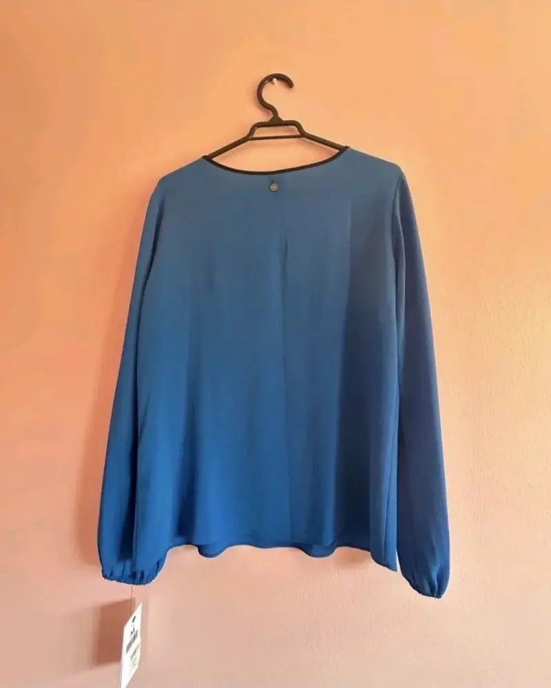 Blusa azul de manga larga Io - 2