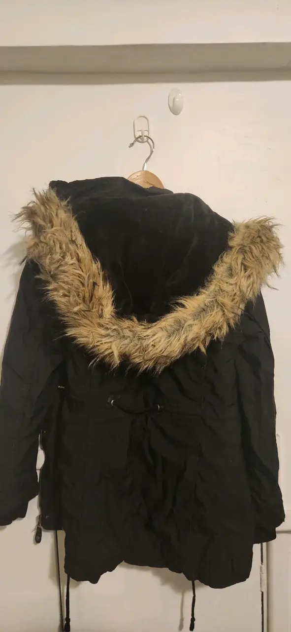 Parka negra con capucha de piel sintética Wados - 2