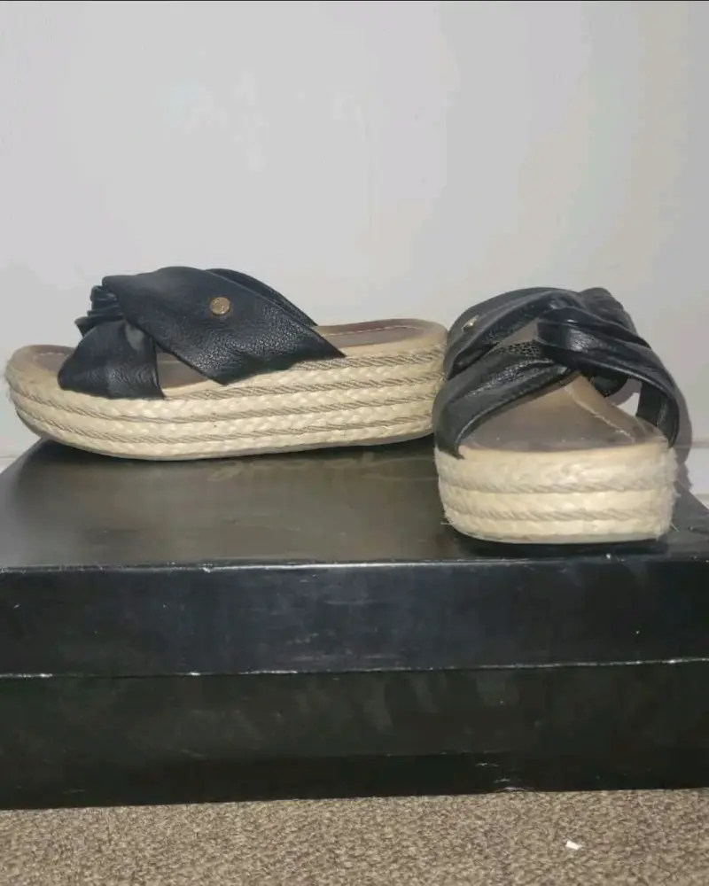 Sandalias negras de cuero con plataforma Gacel - 4