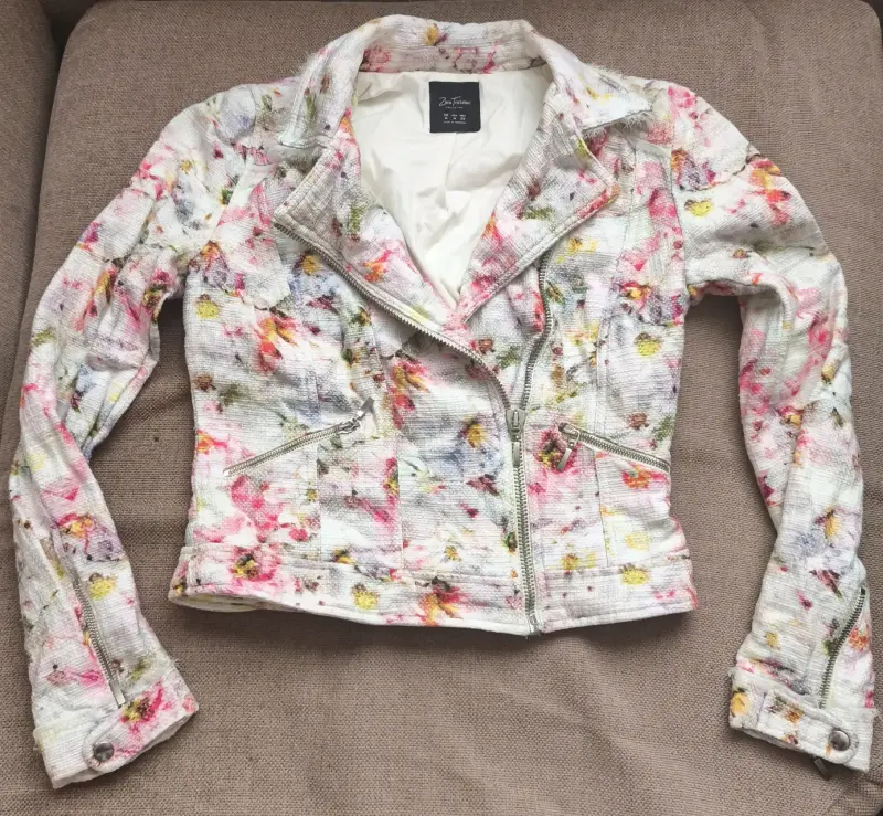 Chaqueta de mujer floral con cierre