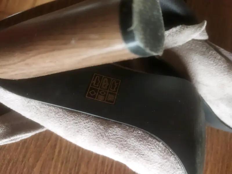 Botines de gamuza gris con tacón alto - 2