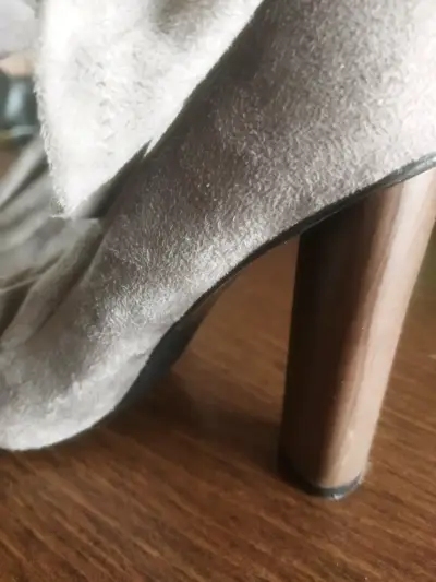 Botines de gamuza gris con tacón alto - miniatura 3