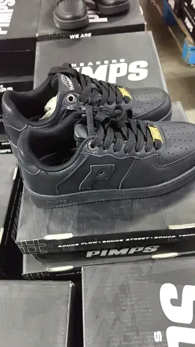 Zapatillas negras de cuero Pimps para hombre - miniatura 2