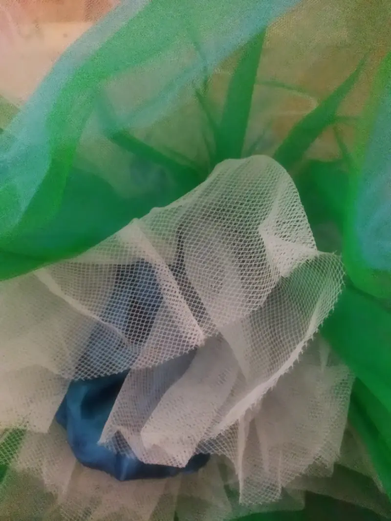 Abrigo azul con detalles rojos para mujer - 2
