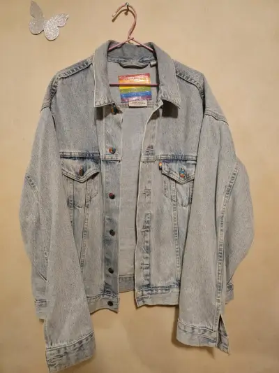 Chaqueta de mezclilla Levi's con diseño inclusivo - miniatura 4