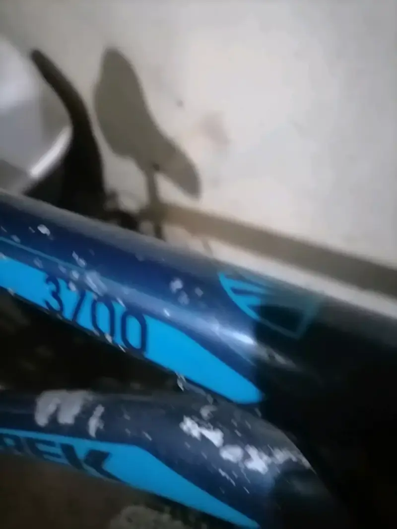 Bicicleta Trek 3700 MTB azul y negra - 4