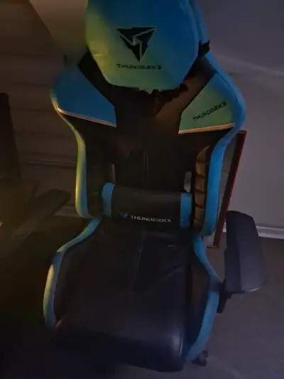 Silla gamer ThunderX3 azul y negra - miniatura 1