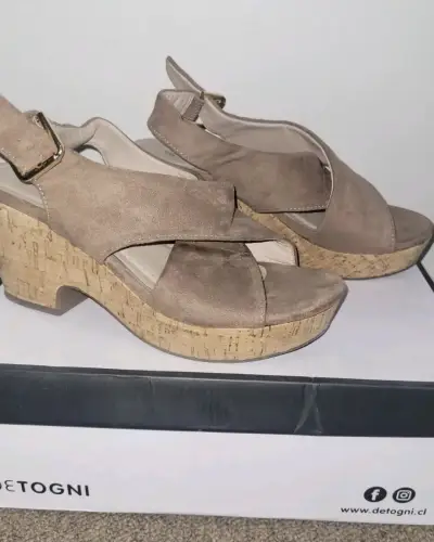 Sandalias de plataforma beige Detogni con corcho - miniatura 1