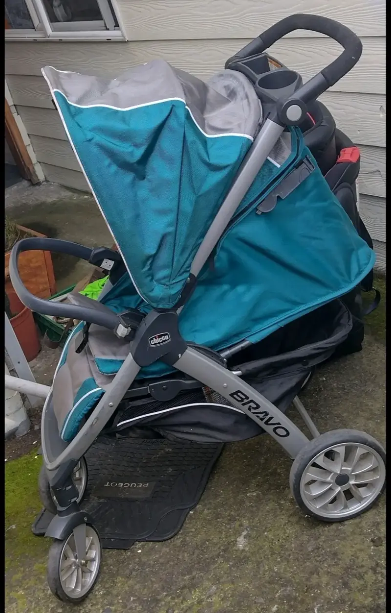 Coche de bebé Chicco Bravo plegable - 3