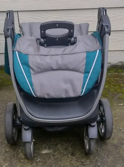 Coche de bebé Chicco Bravo plegable - miniatura 4