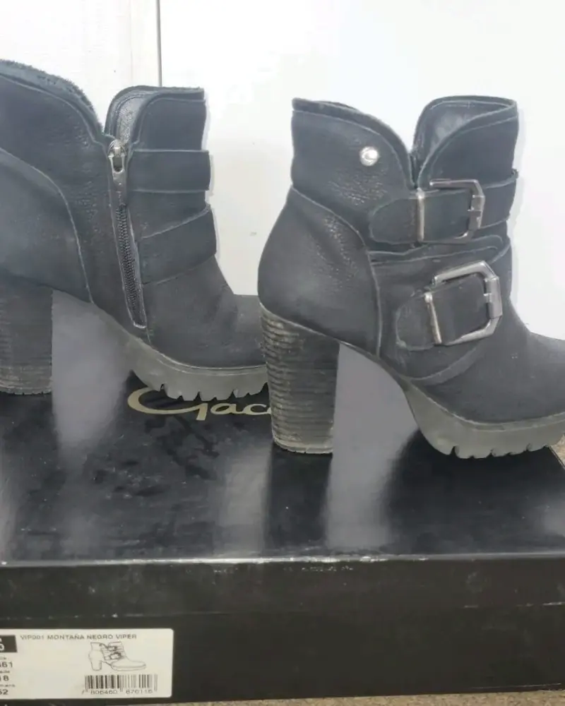 Botines de cuero negro. Gacel - 4