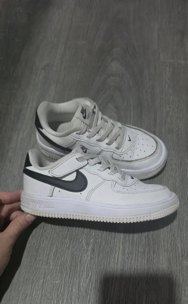 Zapatillas Nike Air Force 1 Blancas para Niños - 2
