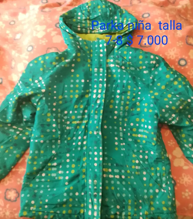 Parka para niña verde con diseño de puntos - 1