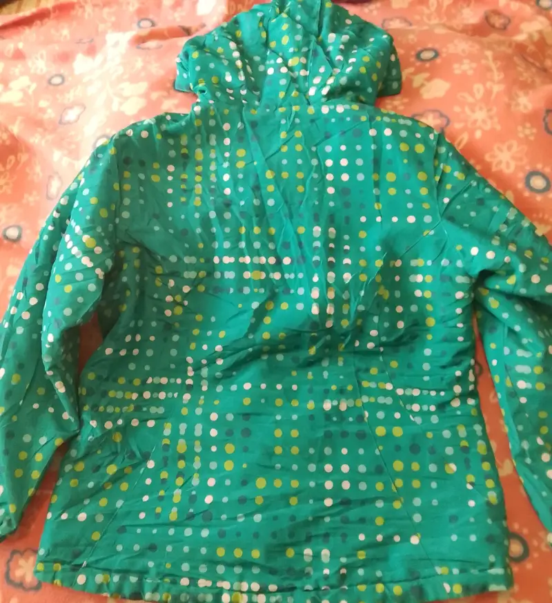 Parka para niña verde con diseño de puntos - 2