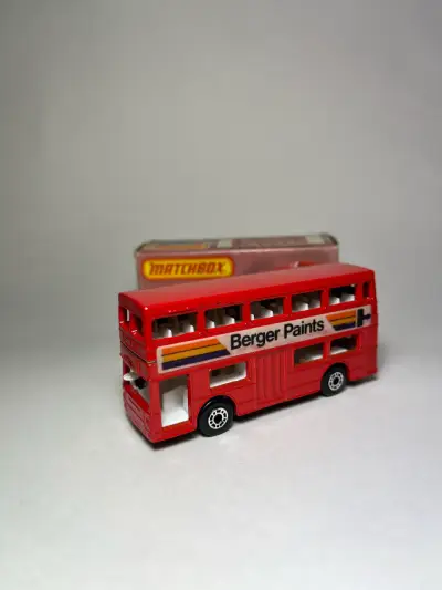 Bus de juguete Matchbox The Londoner rojo - miniatura 1