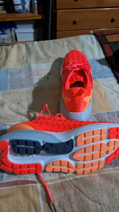 Zapatillas deportivas Under Armour HOVR Mega 3 rojas - miniatura 2