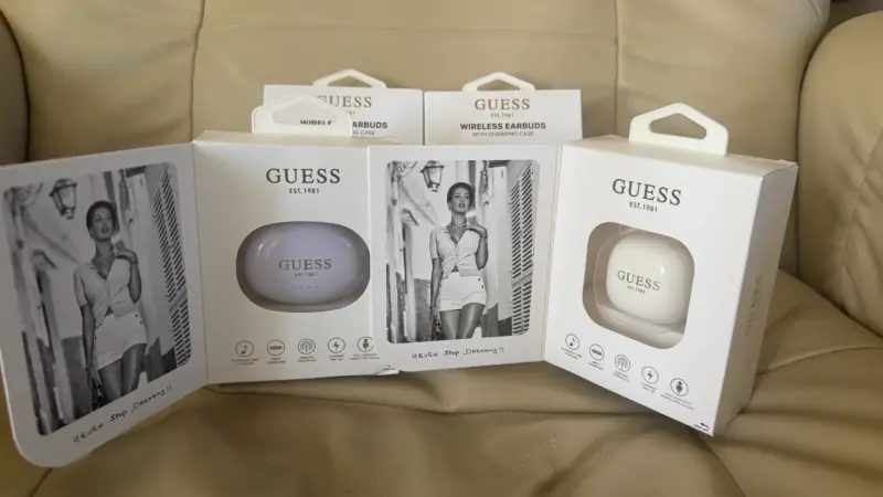 Audífonos Inalámbricos Guess con Estuche de Carga