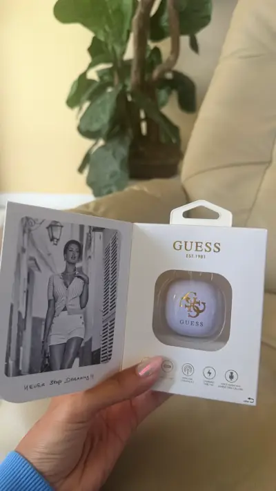 Audífonos Inalámbricos Guess con Estuche de Carga - miniatura 4