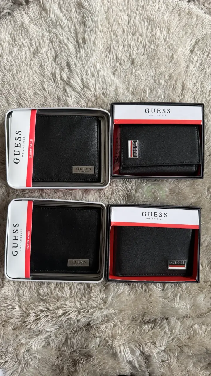 Billetera de cuero negra Guess en caja