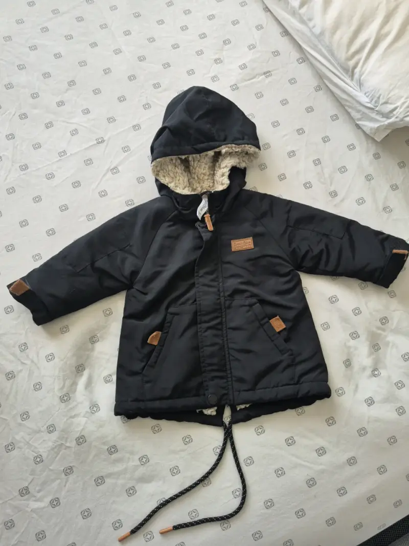Abrigo de invierno para niño con capucha