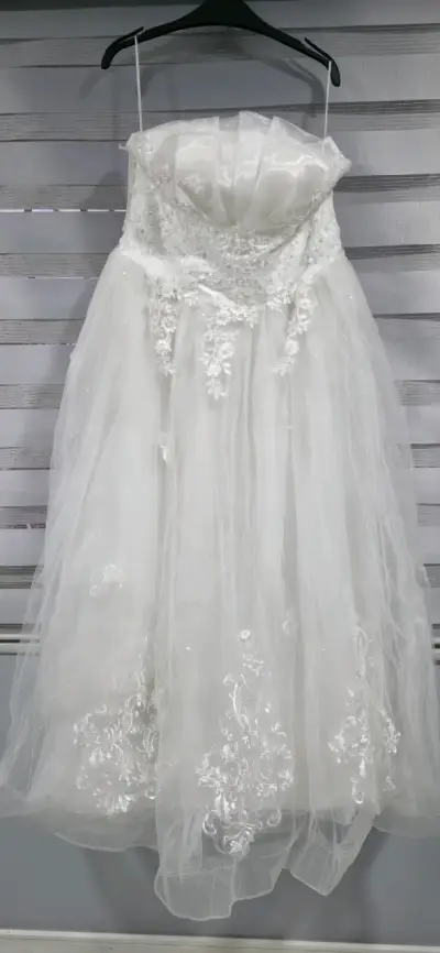 Vestido de novia blanco con encaje floral - miniatura 2