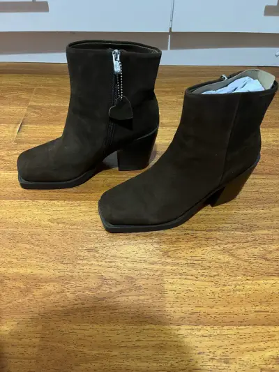 Botines de gamuza marrón con tacón alto - miniatura 3