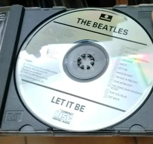 CD The Beatles Let It Be en muy buen estado - 3