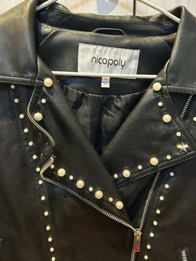Chaqueta de cuero negra con tachas Nicopoly - miniatura 2
