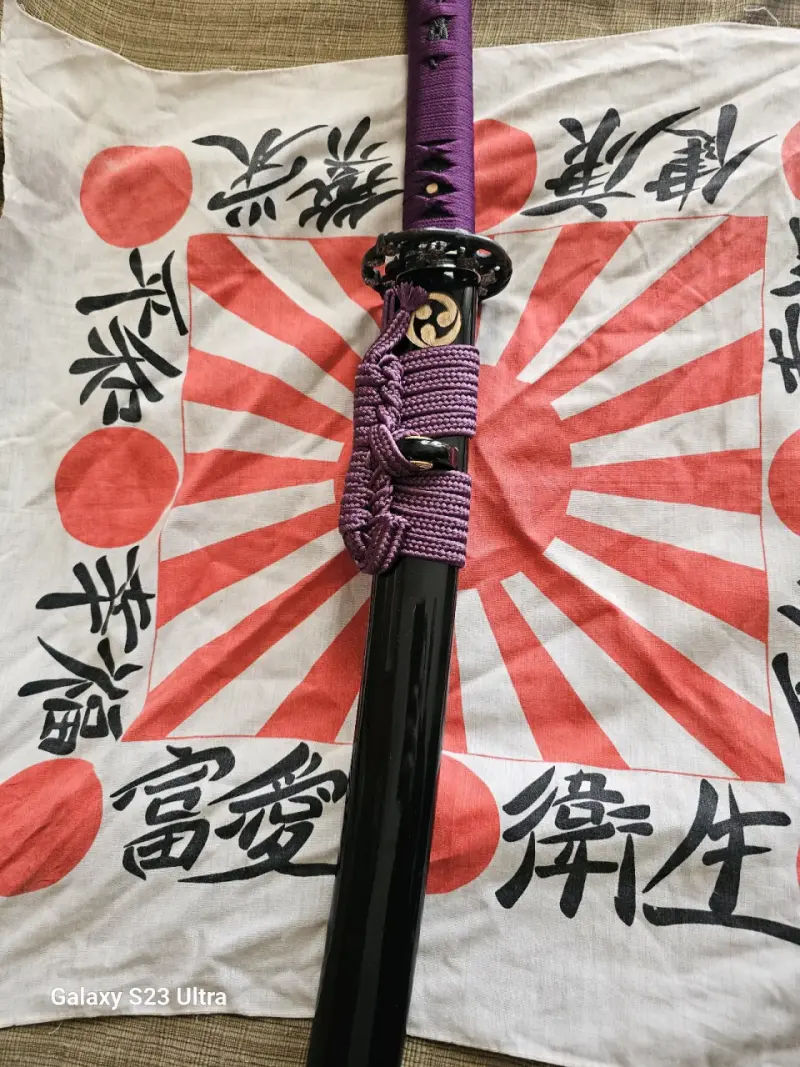 Katana decorativa con empuñadura morada - 1