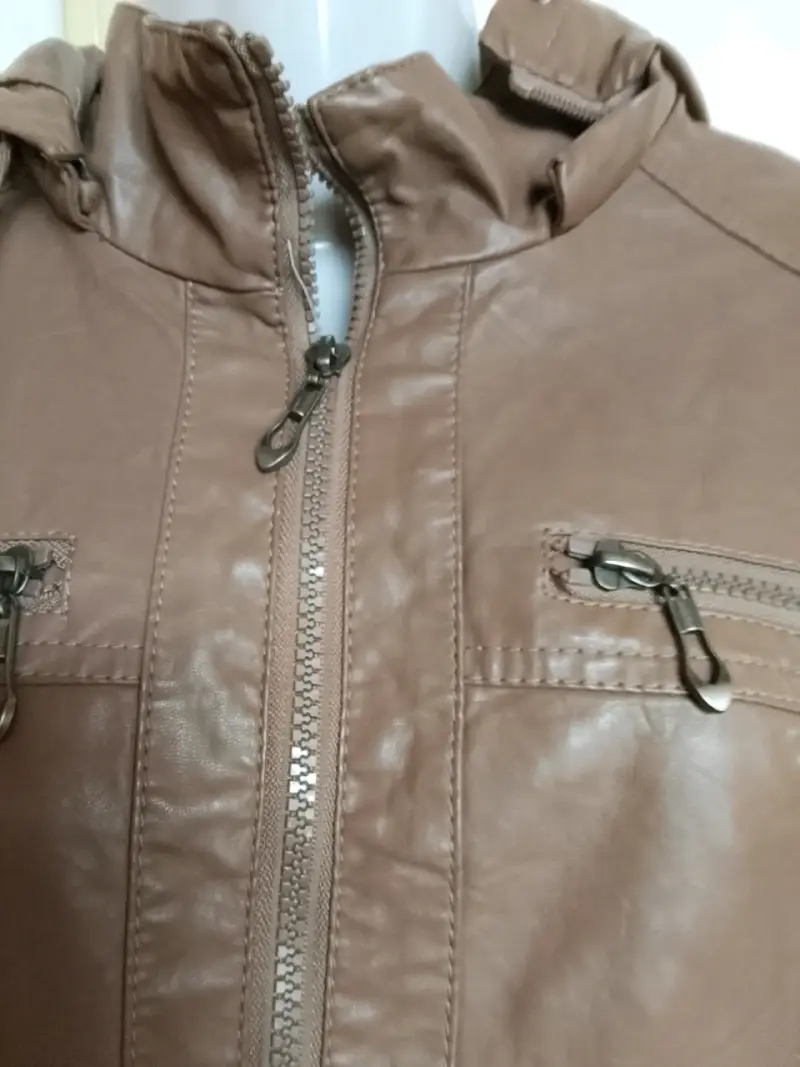 Chaqueta de cuero sintético marrón con capucha - 2