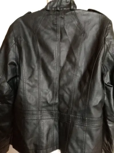 Chaqueta de cuero sintético negra para mujer - miniatura 4