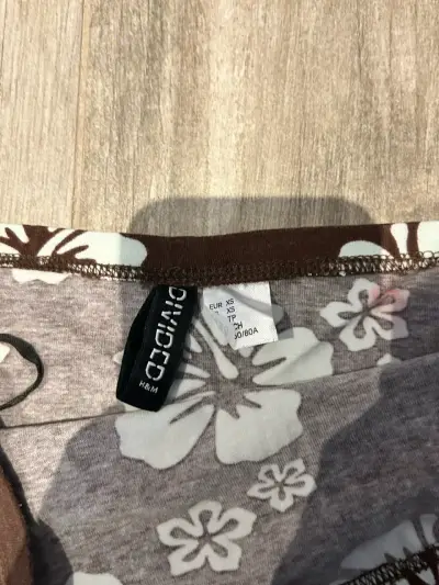 Top strapless floral marrón H&M - miniatura 2