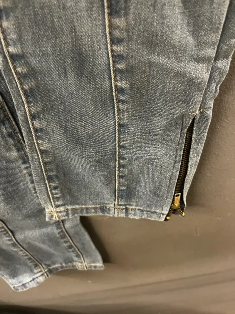 Jeans rasgados de mezclilla azul para hombre - 2