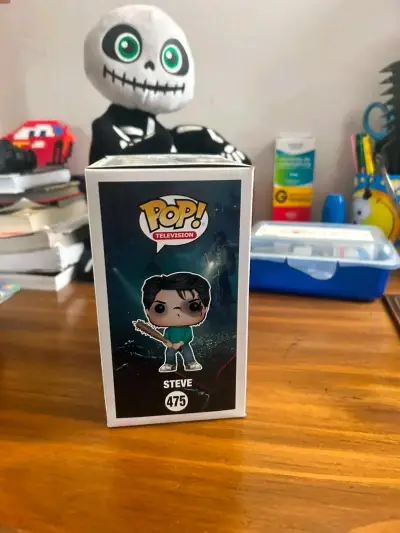 Funko Pop Steve Stranger Things Exclusivo - miniatura 2