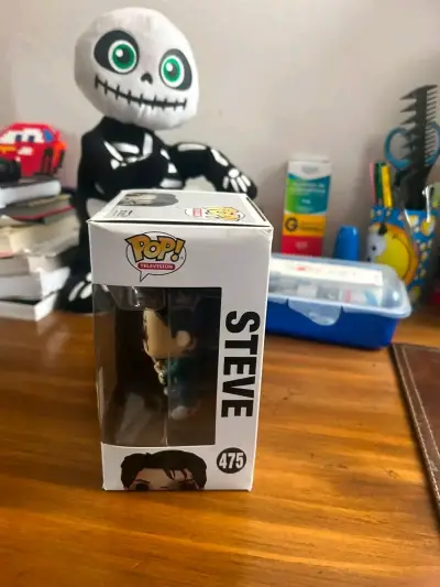 Funko Pop Steve Stranger Things Exclusivo - miniatura 4