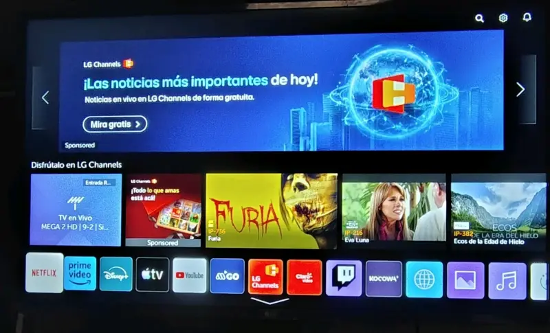 Smart TV LG con control remoto incluido - 1