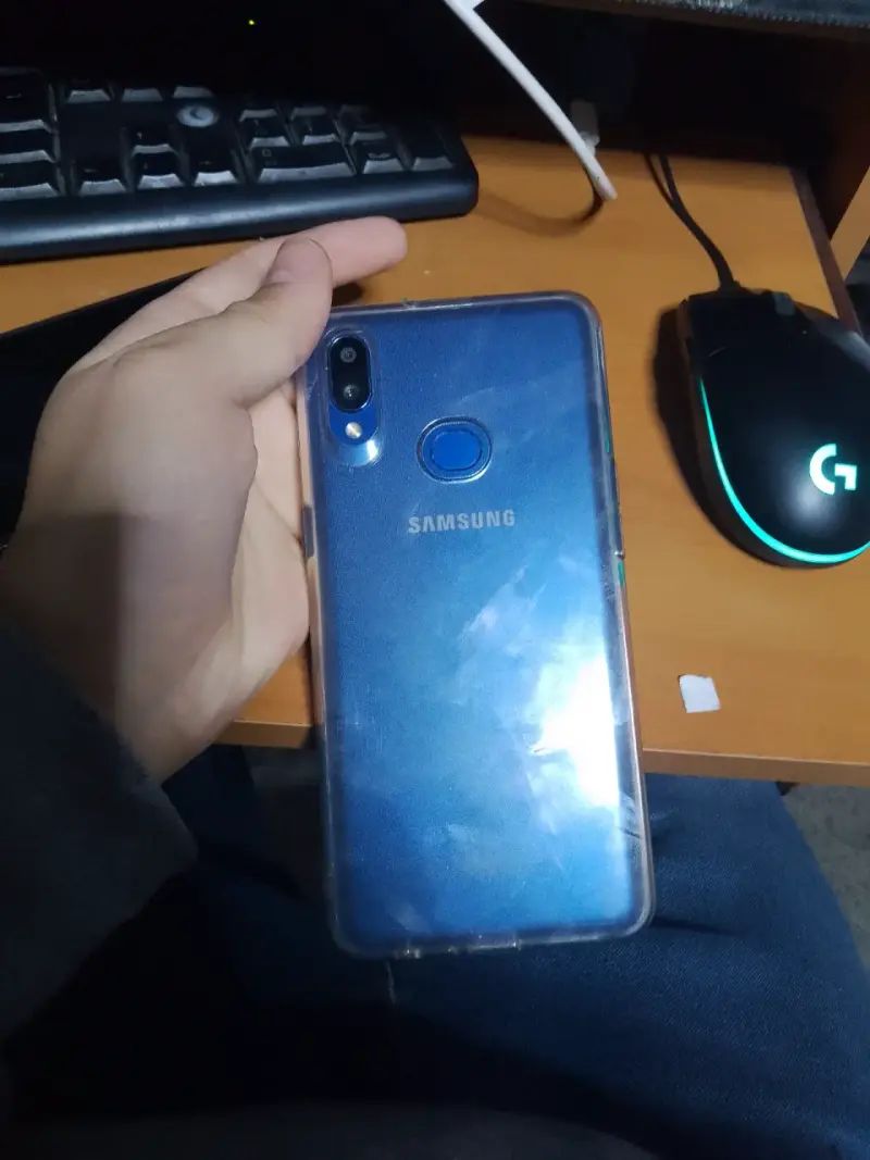 Smartphone Samsung Galaxy A10s en buen estado - 2