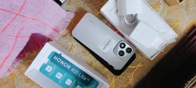 Smartphone Honor 400 Lite 256GB con accesorios - miniatura 4