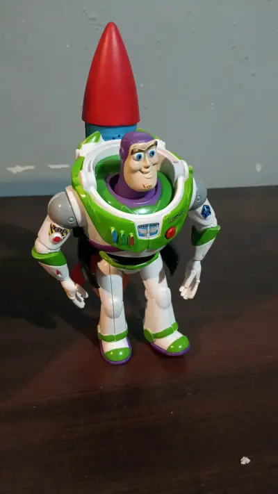 Figura de acción Buzz Lightyear con cohete - miniatura 3