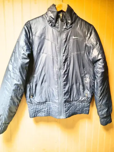 Chaqueta reversible Nike acolchada para hombre - miniatura 1