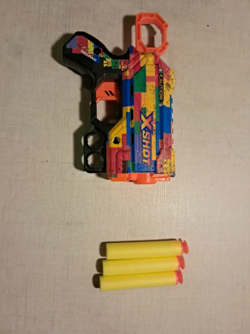 Pistola de Juguete X-Shot Multicolor con Dardos - 1