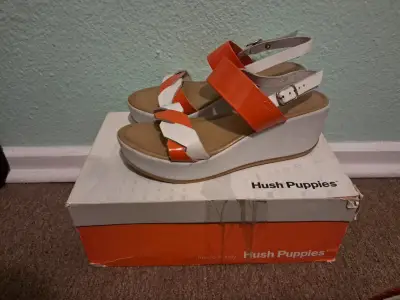 Sandalias de plataforma Hush Puppies naranjas y blancas - miniatura 3