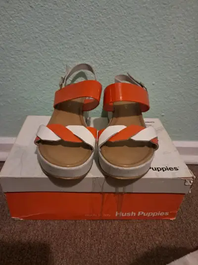Sandalias de plataforma Hush Puppies naranjas y blancas - miniatura 4